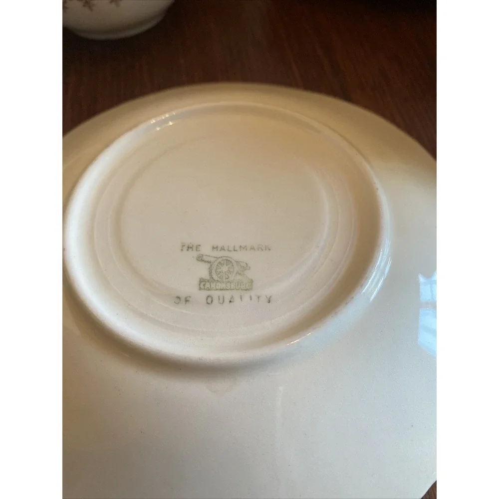 Vintage Washington Colonial Vogue Dinnerware Cup &‎ Saucer 22k Hallmark Cannon